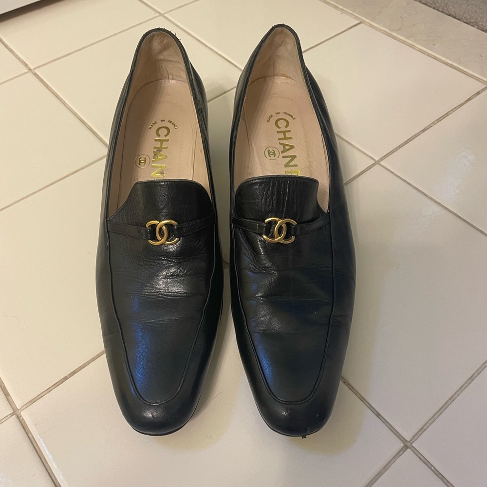 Vintage CHANEL Glossy Black Leather Shoes